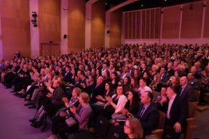 Pieśnią jubileuszową autorstwa Rene Clausena Chór UMB rozpoczął uroczystość jubileuszu 70-lecia istnienia Pieśnią jubileuszową autorstwa Rene Clausena Chór UMB rozpoczął uroczystość jubileuszu 70-lecia istnienia
