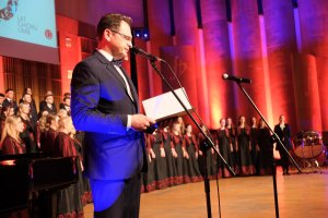 Pieśnią jubileuszową autorstwa Rene Clausena Chór UMB rozpoczął uroczystość jubileuszu 70-lecia istnienia Pieśnią jubileuszową autorstwa Rene Clausena Chór UMB rozpoczął uroczystość jubileuszu 70-lecia istnienia