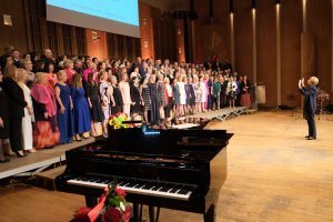Pieśnią jubileuszową autorstwa Rene Clausena Chór UMB rozpoczął uroczystość jubileuszu 70-lecia istnienia Pieśnią jubileuszową autorstwa Rene Clausena Chór UMB rozpoczął uroczystość jubileuszu 70-lecia istnienia