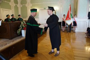 Absolwenci farmacji UMB uroczyście odebrali dyplomy