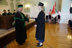 Absolwenci farmacji UMB uroczyście odebrali dyplomy