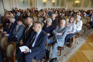 50 lat Kliniki Chirurgii Szczękowo-Twarzowej i Plastycznej 50 lat Kliniki Chirurgii Szczękowo-Twarzowej i Plastycznej