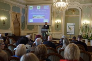 50 lat Kliniki Chirurgii Szczękowo-Twarzowej i Plastycznej 50 lat Kliniki Chirurgii Szczękowo-Twarzowej i Plastycznej