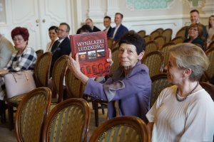 50 lat Kliniki Chirurgii Szczękowo-Twarzowej i Plastycznej 50 lat Kliniki Chirurgii Szczękowo-Twarzowej i Plastycznej