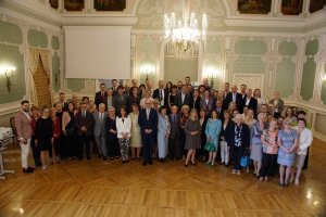 50 lat Kliniki Chirurgii Szczękowo-Twarzowej i Plastycznej 50 lat Kliniki Chirurgii Szczękowo-Twarzowej i Plastycznej