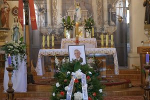 Pogrzeb prof. Tadeusza Januszko, byłego rektora AMB, nabożeństwo w kościele w Supraślu, fot. Wojciech Więcko