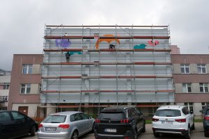 Nowy mural na fasadzie Uniwersyteckiego Dziecięcego Szpitala Klinicznego w Białymstoku, fot. Wojciech Więcko