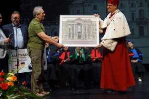 Wspólnota Akademicka UMB podarowała karetkę dla szpitala we Lwowie