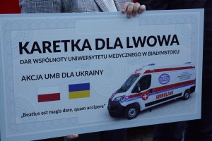 Wspólnota Akademicka UMB podarowała karetkę dla szpitala we Lwowie