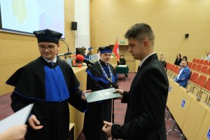 Uroczyste Rozdanie Dyplomów na Wydziale Nauk o Zdrowiu Uroczyste Rozdanie Dyplomów na Wydziale Nauk o Zdrowiu