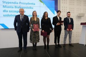 Studenci UMB ze stypendiami Prezydenta Miasta Białegostoku