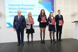 Studenci UMB ze stypendiami Prezydenta Miasta Białegostoku
