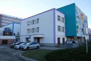 W UDSK zakończyła się modernizacja elewacji niskich budynków szpitala