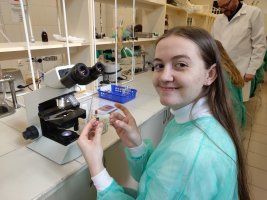 Zajęcia Pachnące laboratorium odbyły się w Zakładzie Farmakognozji Zajęcia Pachnące laboratorium odbyły się w Zakładzie Farmakognozji