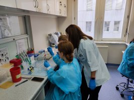 „Oznaczanie grup krwi w układzie ABO i Rh” było tematem warsztatów zrealizowanych w ramach projektu „Biologia i Chemia po akademicku 2” „Oznaczanie grup krwi w układzie ABO i Rh” było tematem warsztatów zrealizowanych w ramach projektu „Biologia i Chemia po akademicku 2”