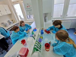 „Oznaczanie grup krwi w układzie ABO i Rh” było tematem warsztatów zrealizowanych w ramach projektu „Biologia i Chemia po akademicku 2” „Oznaczanie grup krwi w układzie ABO i Rh” było tematem warsztatów zrealizowanych w ramach projektu „Biologia i Chemia po akademicku 2”