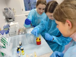 „Oznaczanie grup krwi w układzie ABO i Rh” było tematem warsztatów zrealizowanych w ramach projektu „Biologia i Chemia po akademicku 2” „Oznaczanie grup krwi w układzie ABO i Rh” było tematem warsztatów zrealizowanych w ramach projektu „Biologia i Chemia po akademicku 2”