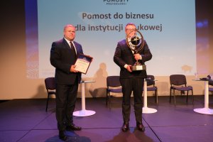 Klinika Chorób Zakaźnych i Neuroinfekcji UMB laureatem konkursu „Pomosty Przyszłości”