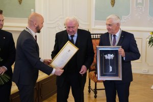 Profesor Marian Szamatowicz odebrał tytuł Honorowego Obywatela Białegostoku
