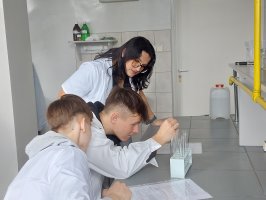 Zajęcia w Zakładzie Biochemii Lekarskiej w ramach projektu Biologia i chemia po akademicku 3
