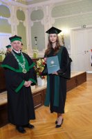 Absolwenci Farmacji UMB 2024 odebrali dyplomy