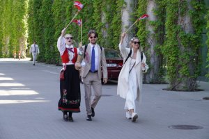 Norwegian Students from the MUB Celebrate Constitution Day
