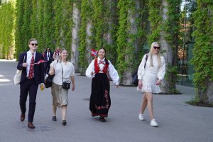 Norwegian Students from the MUB Celebrate Constitution Day