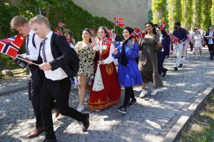 Norwegian Students from the MUB Celebrate Constitution Day
