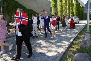 Norwegian Students from the MUB Celebrate Constitution Day