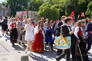 Norwegian Students from the MUB Celebrate Constitution Day