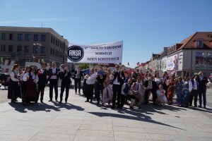 Norwegian Students from the MUB Celebrate Constitution Day