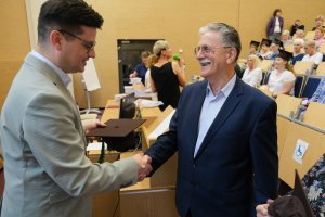 Uroczyste rozdanie dyplomów absolwentom Uniwersytetu Zdrowego Seniora i Uniwersytetu Profilaktyki Psychogeriatrycznej