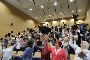 Uroczyste rozdanie dyplomów absolwentom Uniwersytetu Zdrowego Seniora i Uniwersytetu Profilaktyki Psychogeriatrycznej