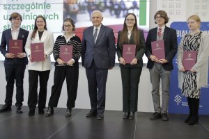 17 studentów UMB ze stypendiami Prezydenta Miasta Białegostoku dla szczególnie uzdolnionych studentów 17 studentów UMB ze stypendiami Prezydenta Miasta Białegostoku dla szczególnie uzdolnionych studentów
