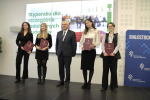 17 studentów UMB ze stypendiami Prezydenta Miasta Białegostoku dla szczególnie uzdolnionych studentów 17 studentów UMB ze stypendiami Prezydenta Miasta Białegostoku dla szczególnie uzdolnionych studentów