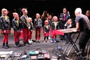 „Załóżmy razem czerwone okulary” z Kliniką Onkologii i Hematologii Dziecięcej UDSK dla WOŚP