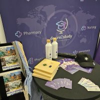 Reprezentantka UMB promuje uczelnię na targach w Bergen w Norwegii 