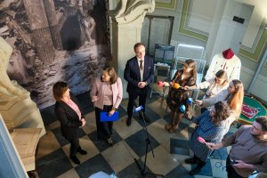 Opowieść o odwadze, pasji i wierze w wartość nauki. UMB przed jubileuszem 75-lecia