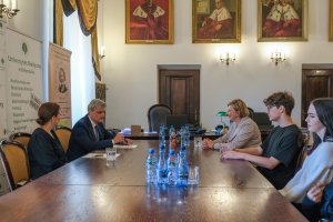 Porozumienie o współpracy: UMB i X Liceum Ogólnokształcące w Białymstoku