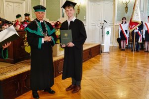 Absolwenci Farmacji z dyplomami UMB