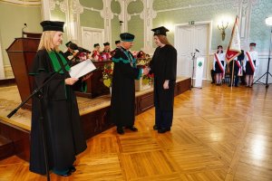 Absolwenci Farmacji z dyplomami UMB