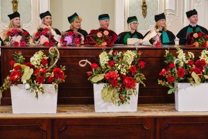 Absolwenci Farmacji z dyplomami UMB