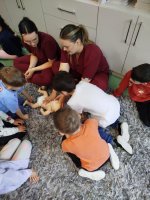 Czym skorupka za młodu nasiąknie … studenci ratownictwa medycznego edukują 7- latków