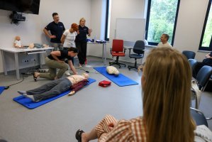 Praktyczne szkolenia z pierwszej pomocy dla pracowników UMB Praktyczne szkolenia z pierwszej pomocy dla pracowników UMB