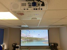 Projektor laserowy na rzecz Katedry Protetyki Stomatologicznej UMB - 2 sztuki 