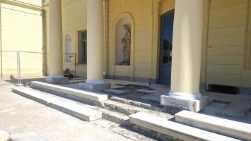 Konserwacja schodów i tarasu od strony ogrodu Pałacu Branickich Konserwacja schodów i tarasu od strony ogrodu Pałacu Branickich