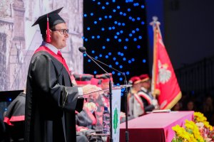 Blisko 240 nowych lekarzy rusza z UMB w świat - dyplomatoria 2025 na Wydziale Lekarskim Blisko 240 nowych lekarzy rusza z UMB w świat - dyplomatoria 2025 na Wydziale Lekarskim