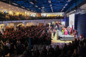 Blisko 240 nowych lekarzy rusza z UMB w świat - dyplomatoria 2025 na Wydziale Lekarskim Blisko 240 nowych lekarzy rusza z UMB w świat - dyplomatoria 2025 na Wydziale Lekarskim