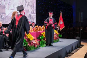 Blisko 240 nowych lekarzy rusza z UMB w świat - dyplomatoria 2025 na Wydziale Lekarskim Blisko 240 nowych lekarzy rusza z UMB w świat - dyplomatoria 2025 na Wydziale Lekarskim