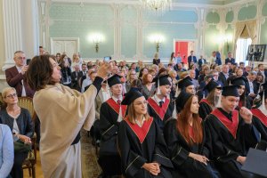 78 lekarzy dentystów i 7 higienistek stomatologicznych z dyplomami 78 lekarzy dentystów i 7 higienistek stomatologicznych z dyplomami